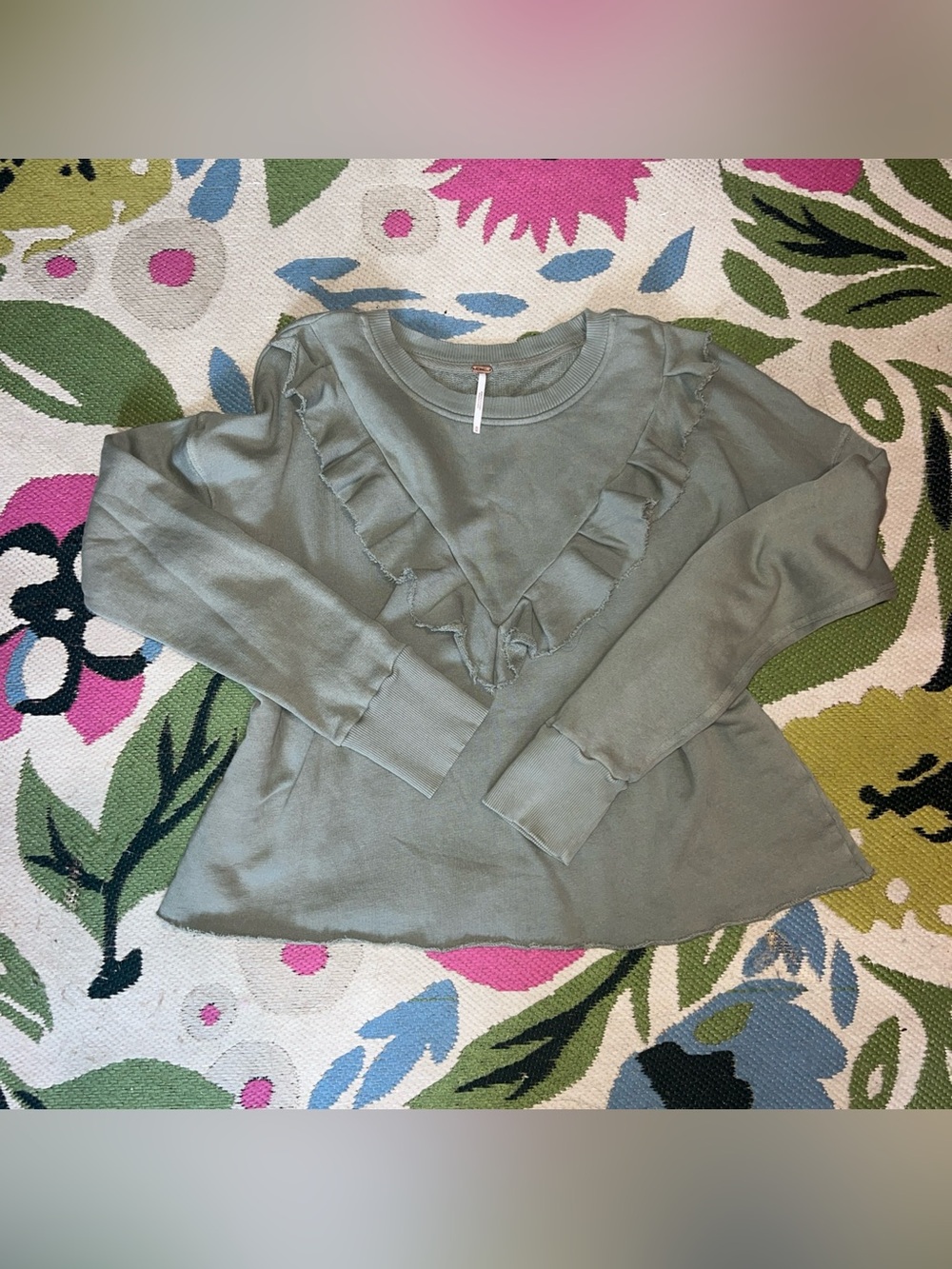 Free People Womens Ooh La Ruffle Pullover Cropped Sweatshirt olive Green M NWOT